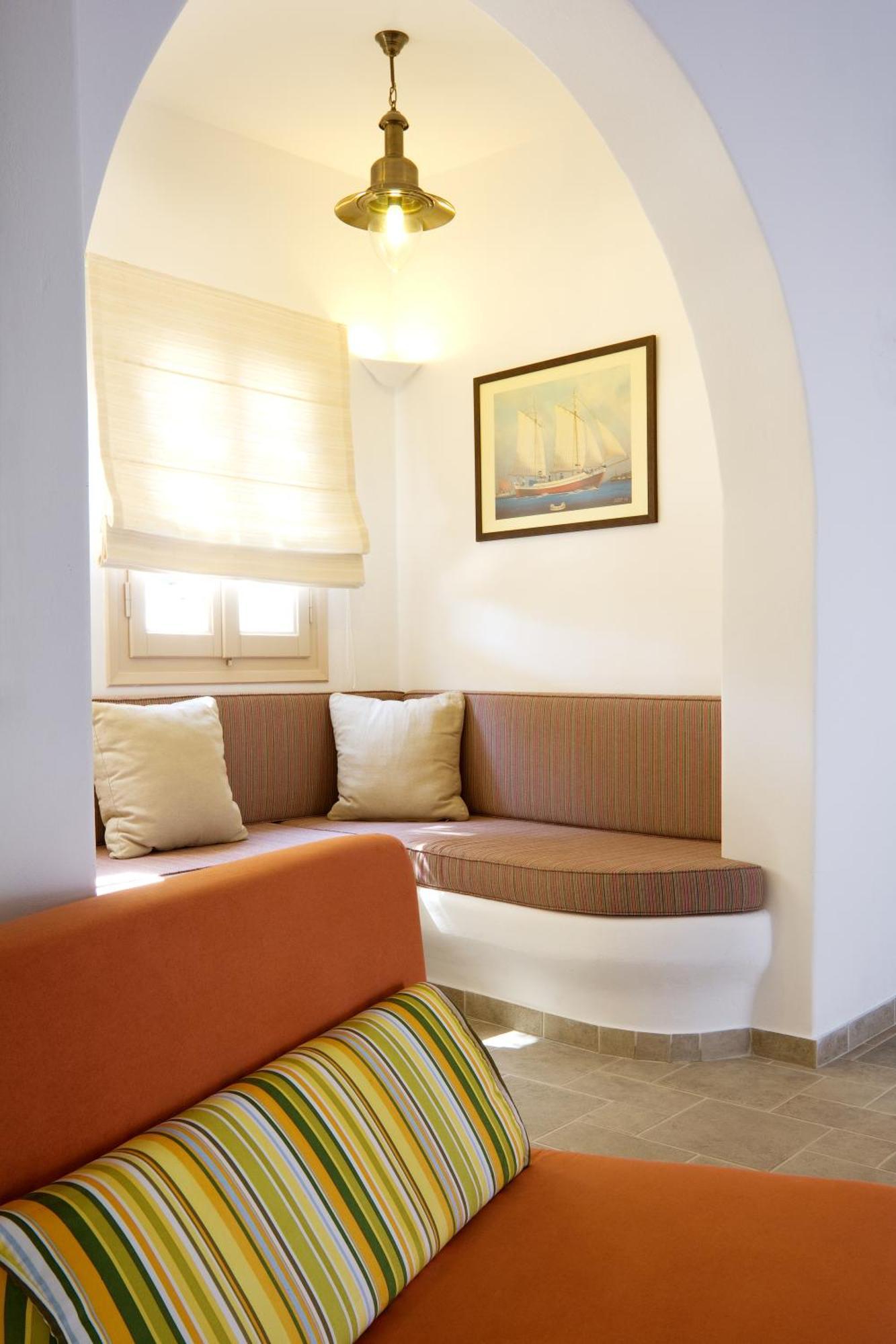 מילופוטאס Galaxy Hotel מראה חיצוני תמונה