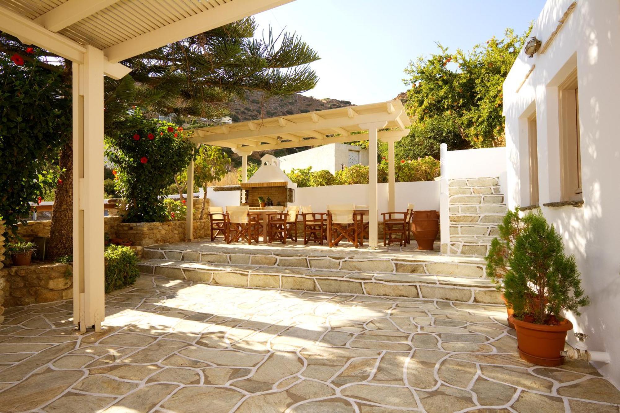 מילופוטאס Galaxy Hotel מראה חיצוני תמונה