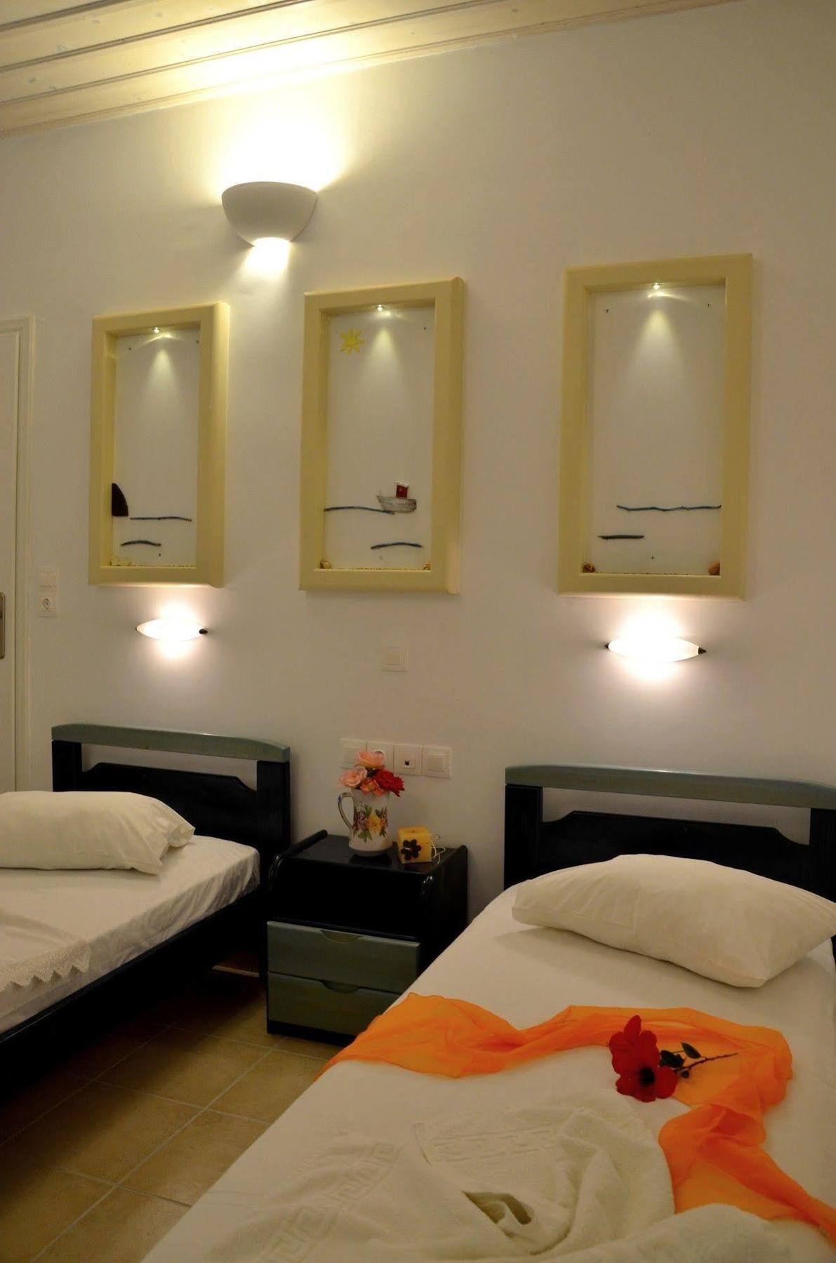 מילופוטאס Galaxy Hotel מראה חיצוני תמונה